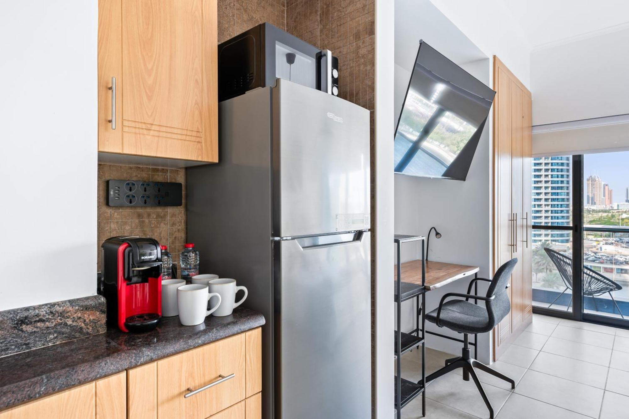 Upscale Studio Full Lake View In Goldcrest View Tower Dubai Bagian luar foto