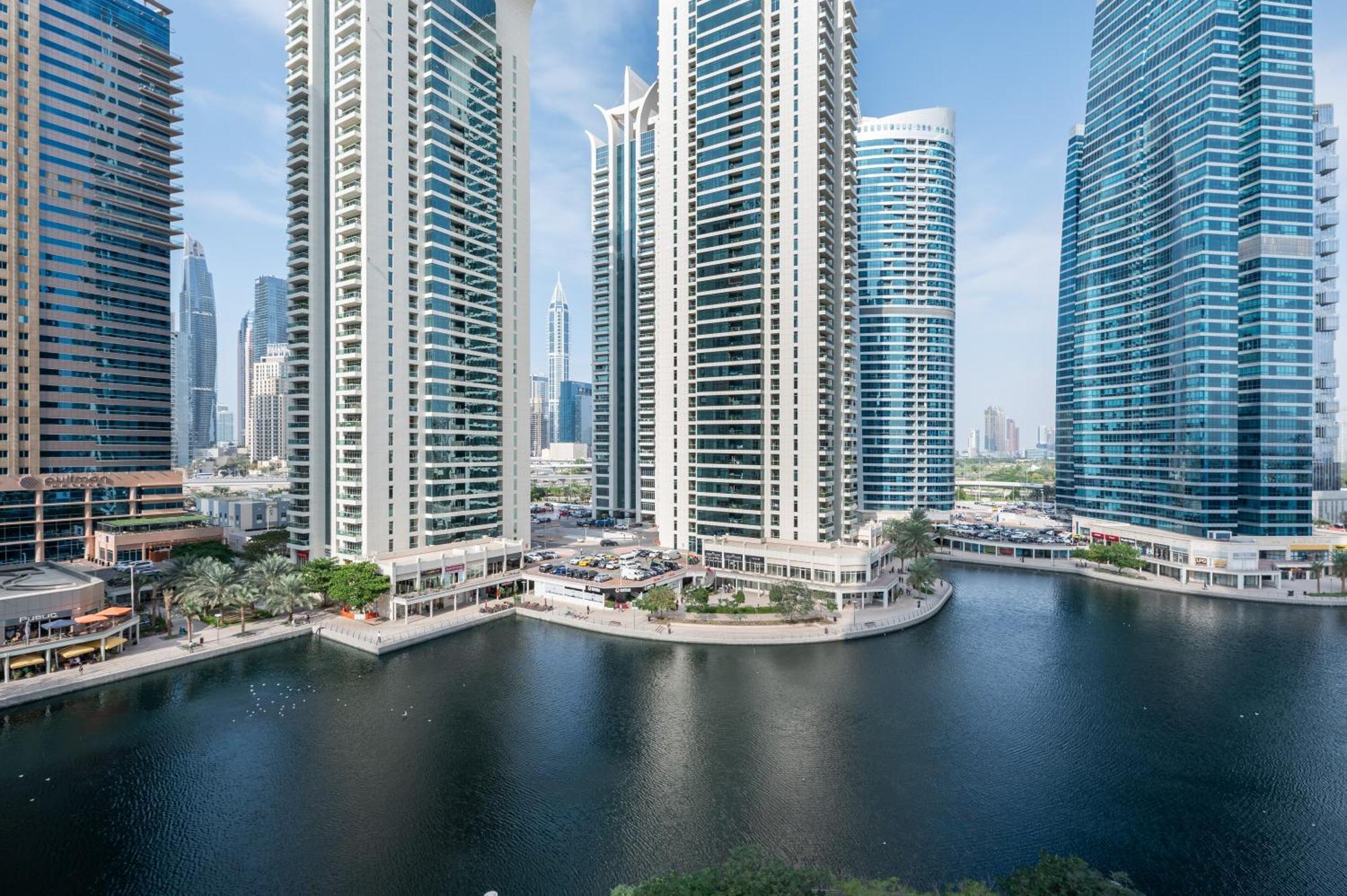 Upscale Studio Full Lake View In Goldcrest View Tower Dubai Bagian luar foto